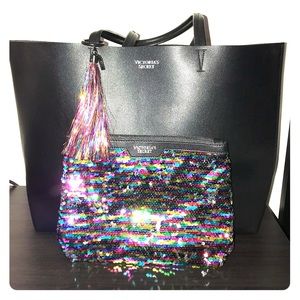 VS XL Tote w/ Cosmetic bag